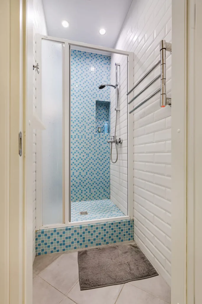 Интерьер студии душевая